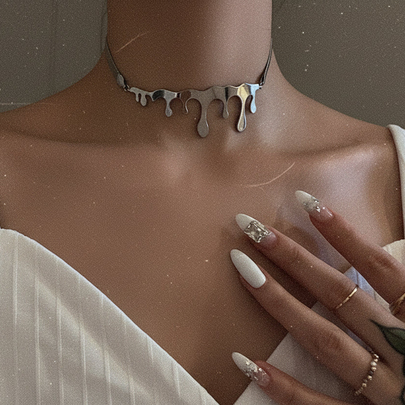 Metallic Drop Shaped Necklace