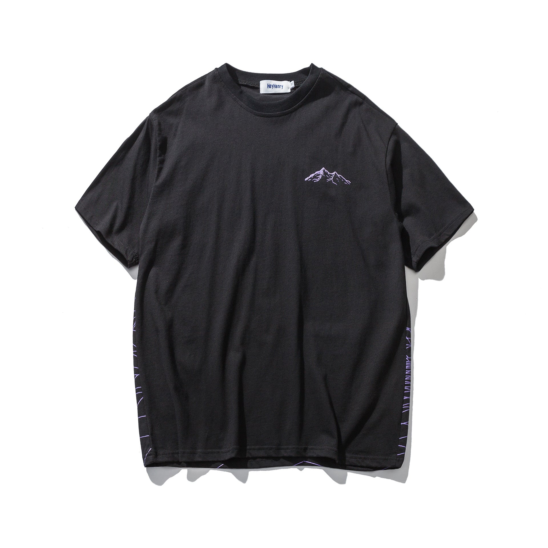 Simple line mountain T-shirt