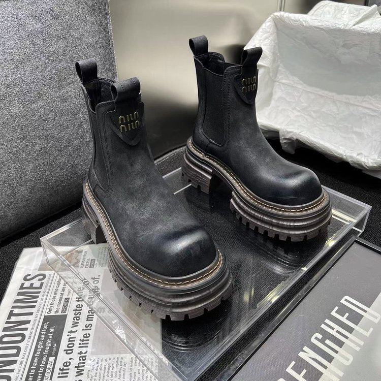Black / 35