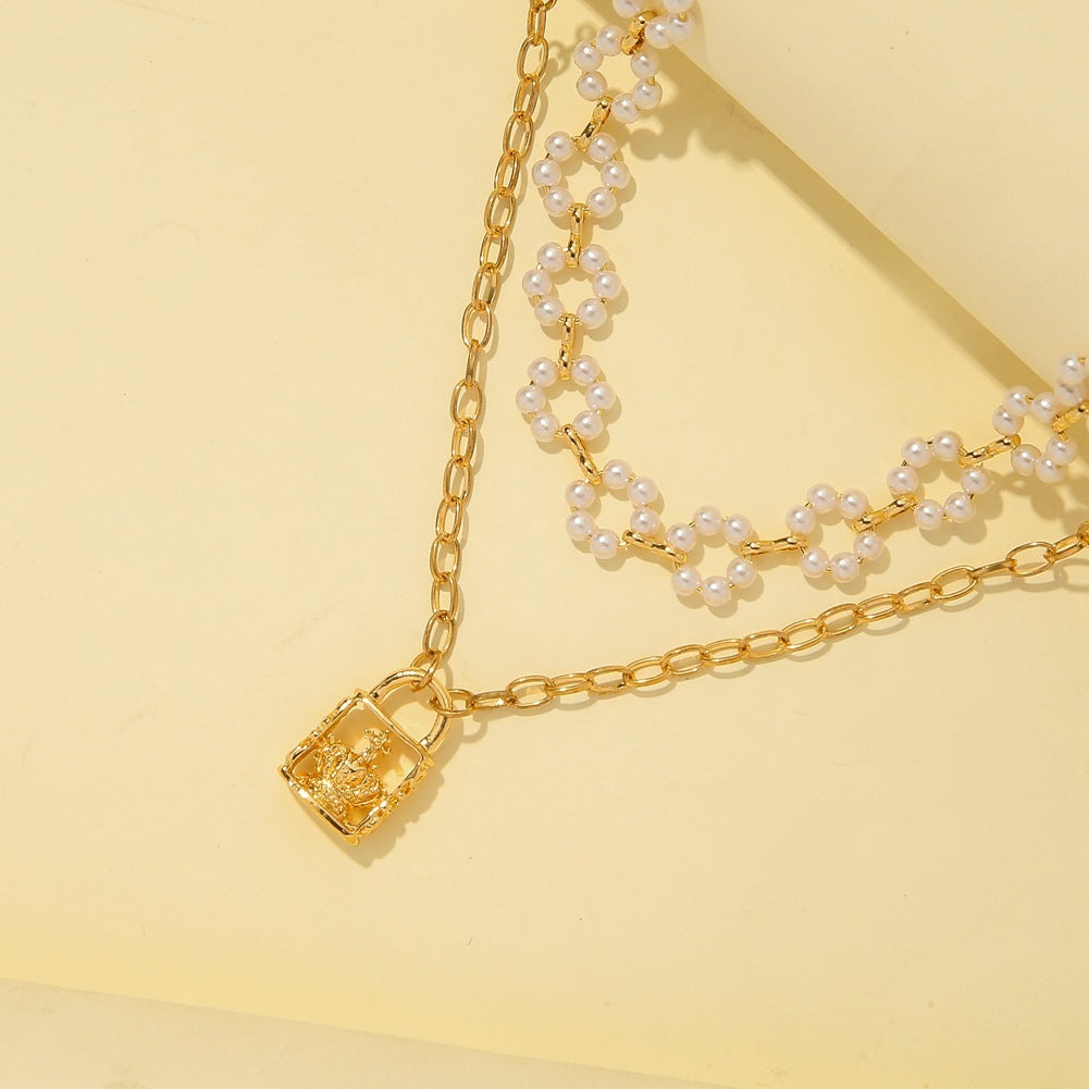 Vintage Lock Pendant Pearl Necklace